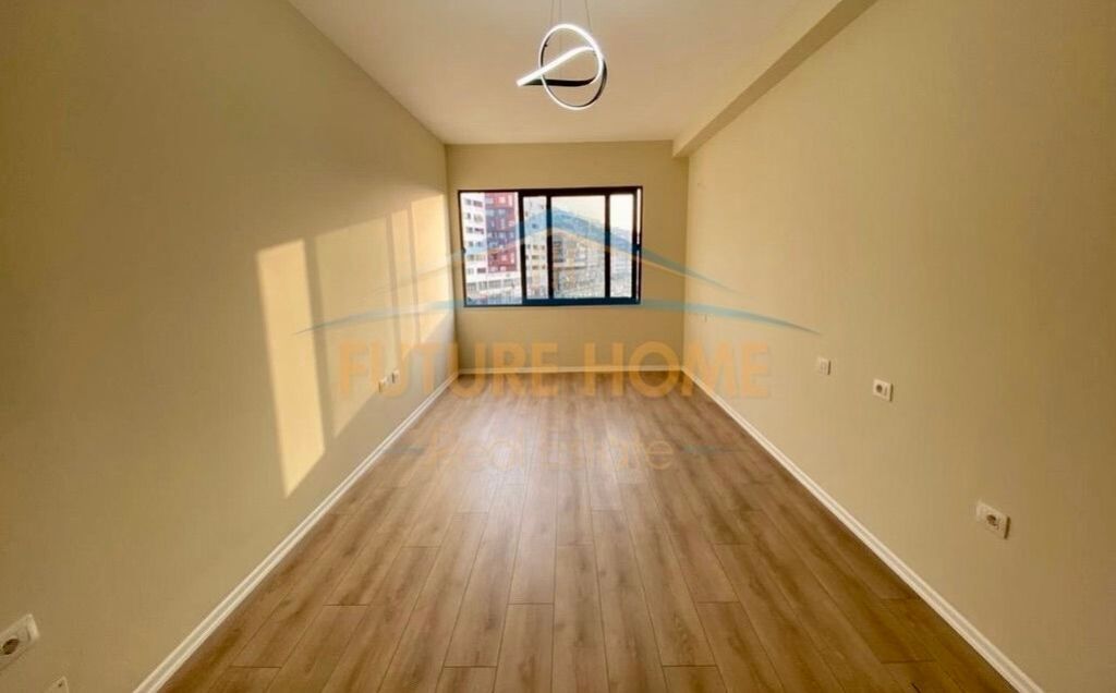 📍 Nuovo Anello, Viale Migjeni – Vendesi 2+1 con Atto di Proprietà & Facciata Ventilata! 🏠