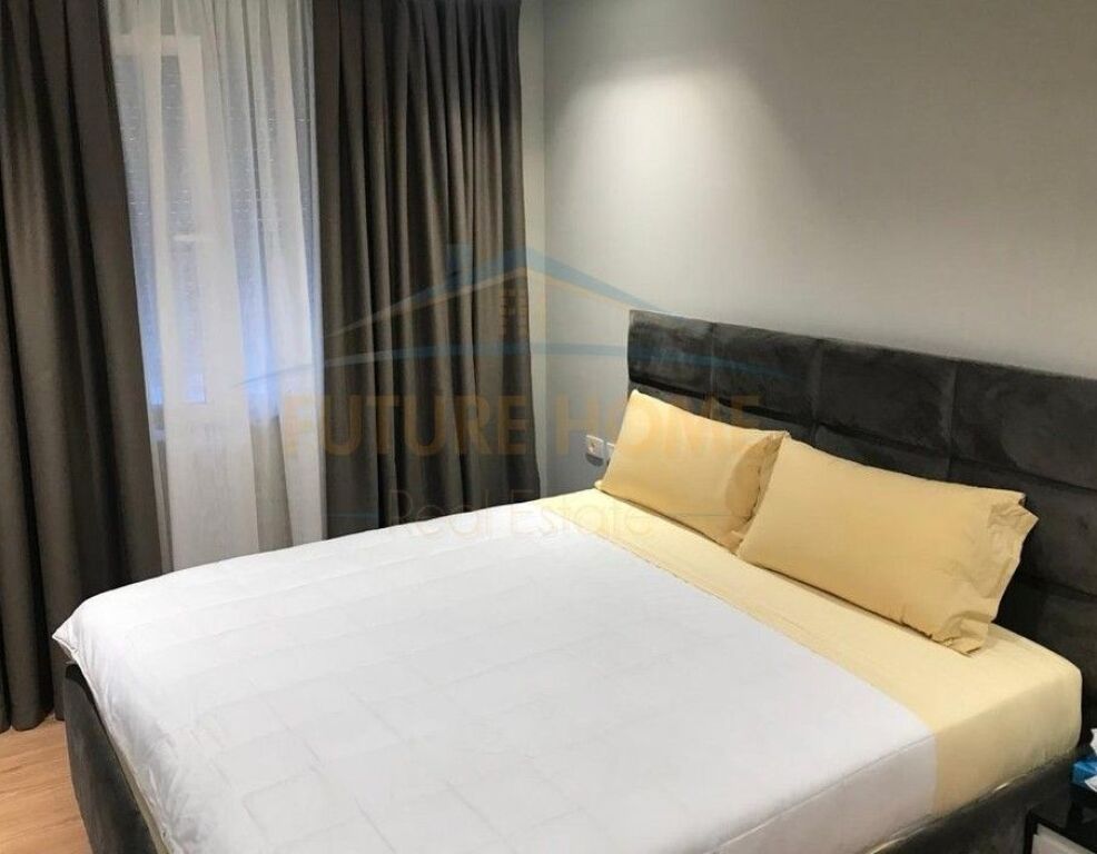 Qira, Apartament 2+1, Libri Universitar, Tiranë.