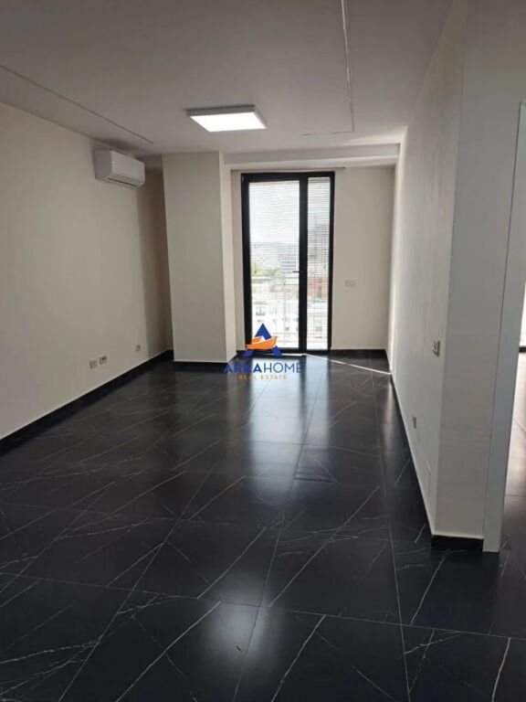UFFICIO IN AFFITTO 75M2 A MINE PEZA 580 EURO