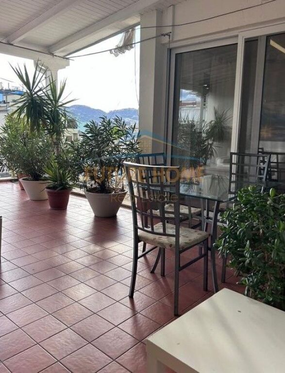 Shitet, Apartament 2+1+2+Verandë , Bllok