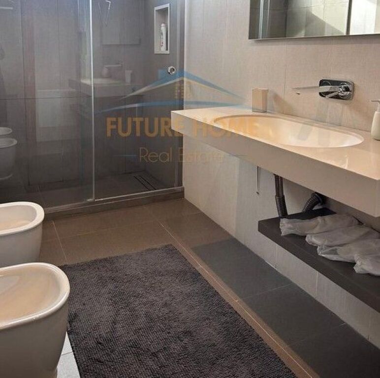 Shitet, Apartament 2+1+2+Verandë , Bllok