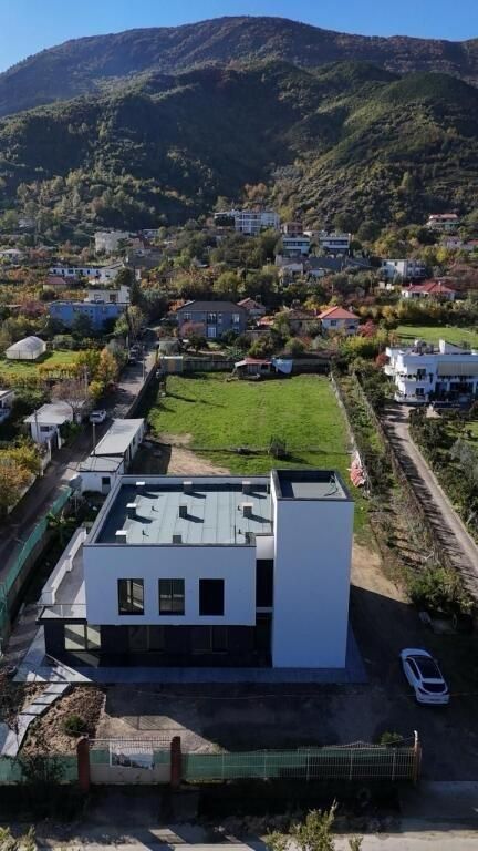 Service unit, Business, Premises + Land for rent in Berzhite, PALMA NOVA