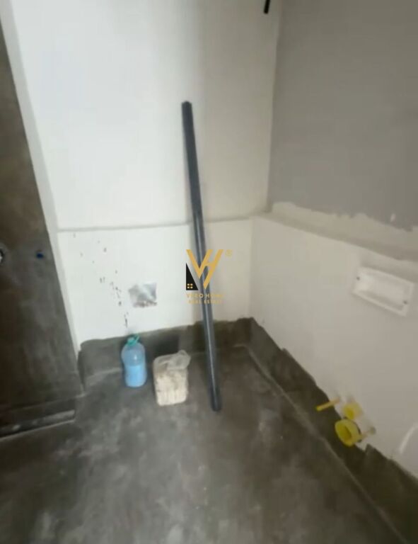 UFFICIO DI 100 M2 IN AFFITTO IN VIA BOGDANEVE 120.000 LEKE