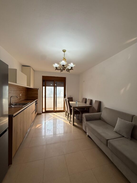 🏠IN AFFITTO Appartamento 2+1 📍Vasil Shanto 🏷️Prezzo: 60.000 Leke/mese