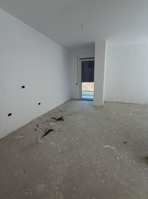 2+1 apartment for sale Ali Demi, electric market