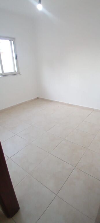 Empty 2+1 apartment for rent at Fusha e Aviacionit.