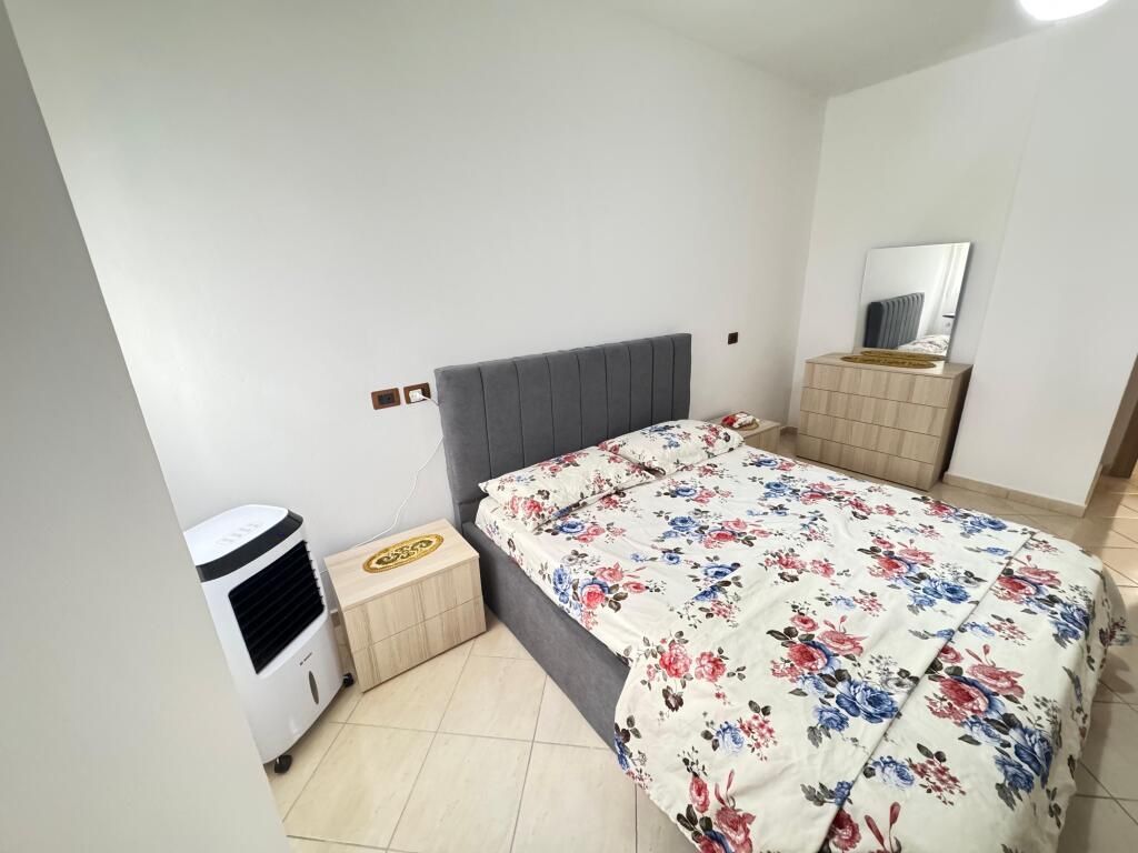 Apartament me qera 1+1 Afate gjate  