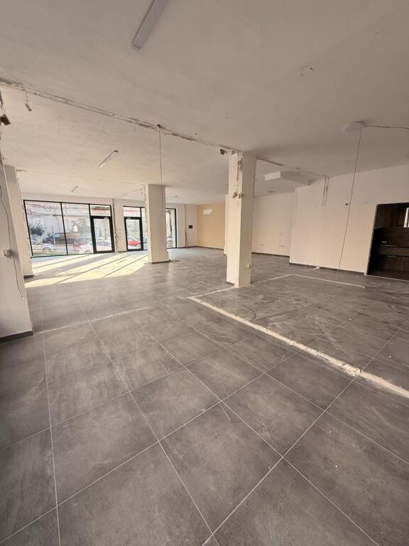 LOCALE COMMERCIALE IN AFFITTO PRIMA STAZIONE SPIAGGIA, DURAZZO