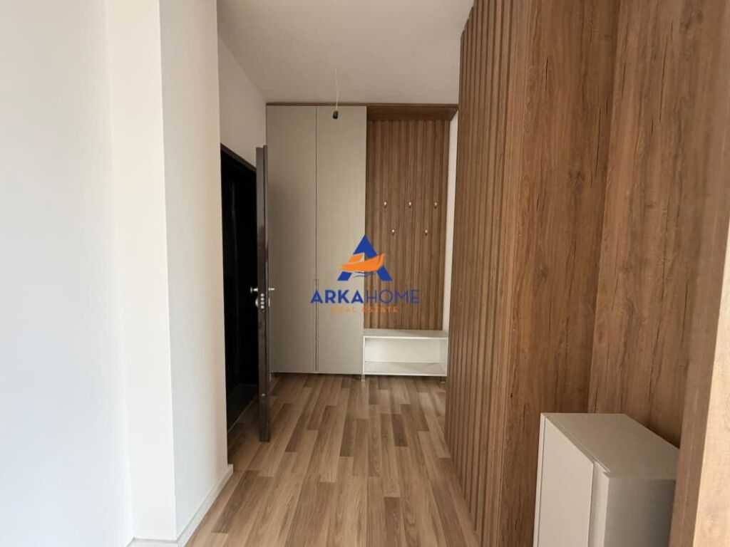 ATTICO 2+1+2 VERANDA IN VENDITA "VLORE, STRADA TRANSBALLKANICA" 199.999 EURO