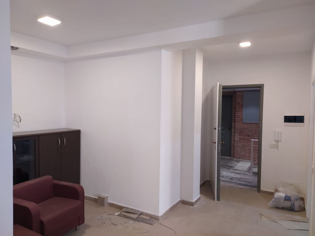 Locale ufficio in affitto, vicino all'IVA !