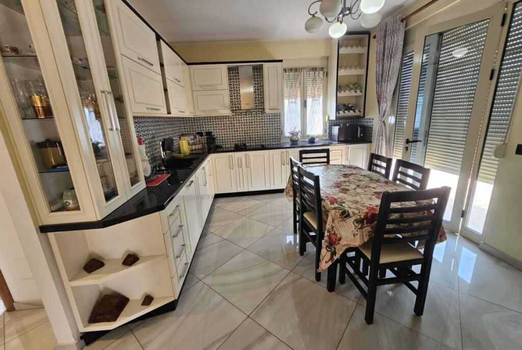 A Fresk Vendesi in vendita attico esclusivo 119,3 m² + 151,2 m² veranda !
