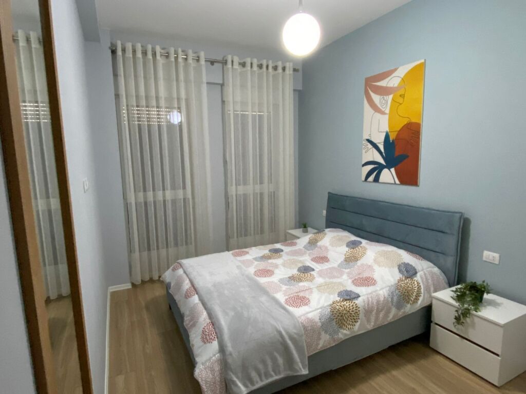 🏡 Jepet me qira apartament 1+1  📍 Kompleksi Magnet, zona 21 Dhjetori 💰 Çmimi: 60.000 lekë / muaj