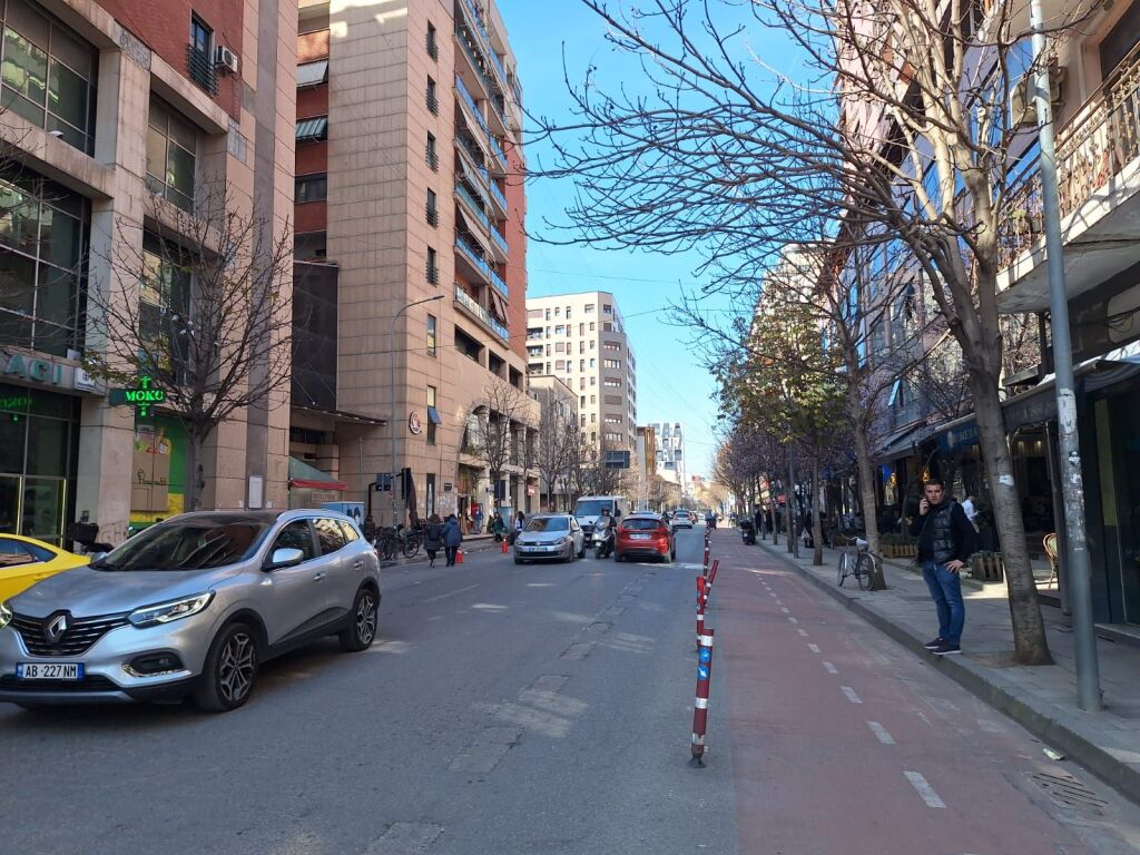 COMMERCIAL PREMISES FOR RENT ON BARRIKADES STREET, FLOOR 0! 236M2