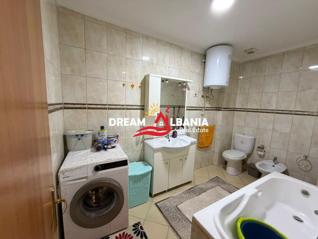 Apartament 2+1+2 me Qera tek Zogu i Zi prane Ring center (ID 42214237)