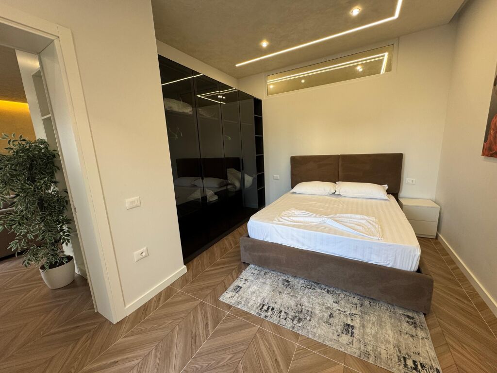 Jepet apartament me qera 2+1