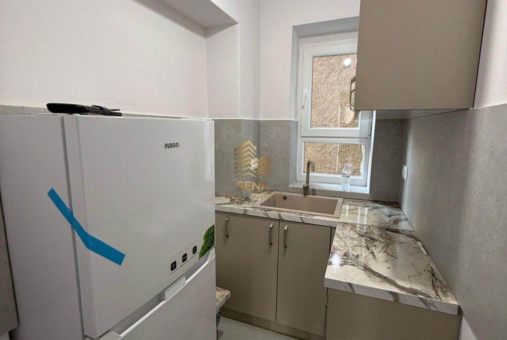 Rent, Business Premises, opposite the New Maternity, 1200 Euro/month Net