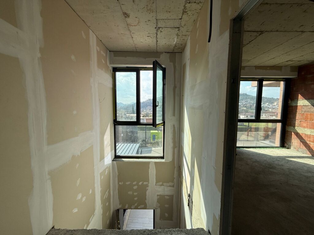 🏡 Vilë Individuale për Shitje pranë TEG