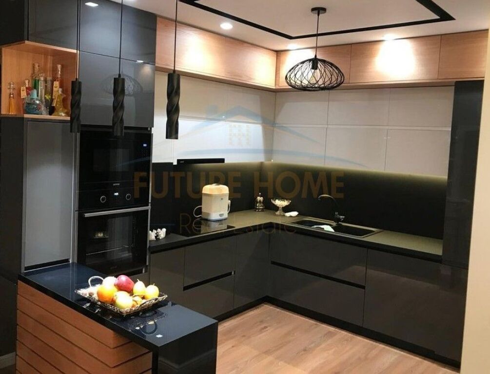 Qira, Apartament 2+1, Libri Universitar, Tiranë.