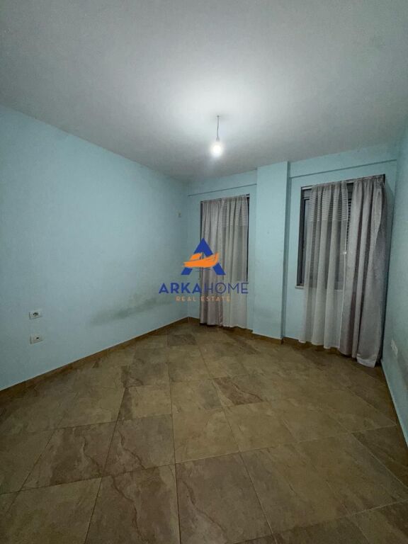 VENDESI APPARTAMENTO 2+1+70M2 VERANDA AL COMPLESSO DAKS 2013, PALAZZI CABEJ 137.000 EURO