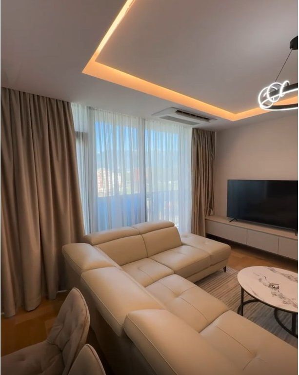 Shitet, Apartament 2+1+2+Post Parkimi, Lake View Residence, Tiranë 650,000 €