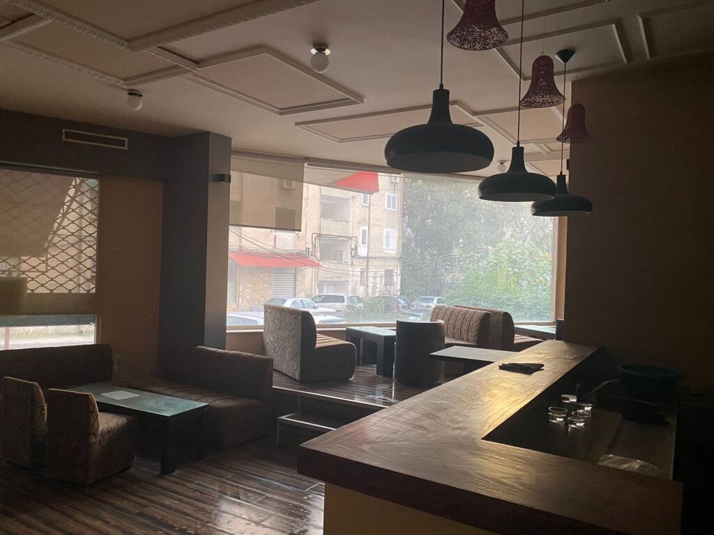 Shitet njësi biznesi (biznes bar kafe)📌Qytet Studenti, rruga Ali Visha (pallat i ri)