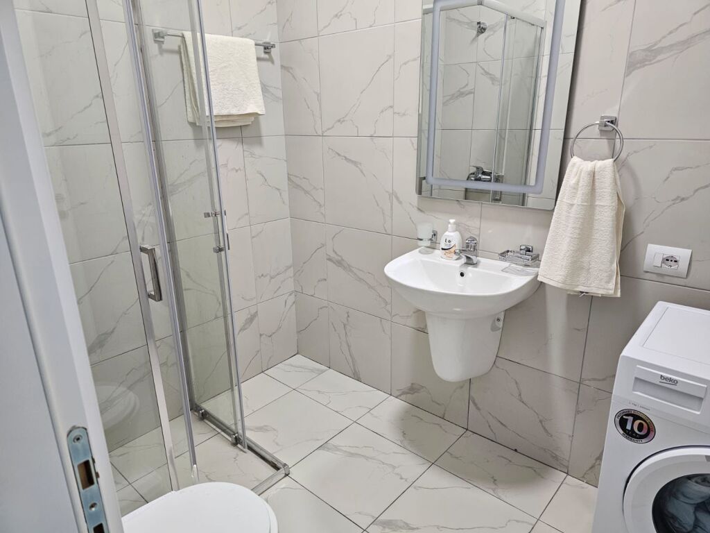 Jepet me Qira  Apartament 2+1+2