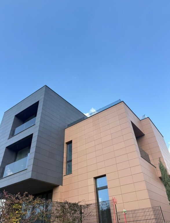 🏡 Vilë Individuale për Shitje pranë TEG