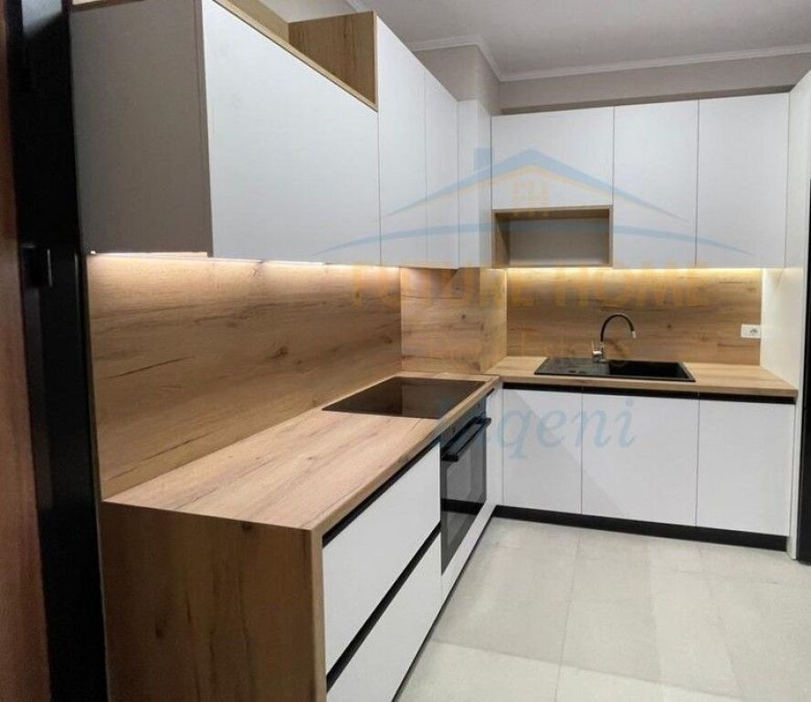 Qera, Apartament 1+1+Post Parkimi, Kompleksi Univers City, Tiranë.