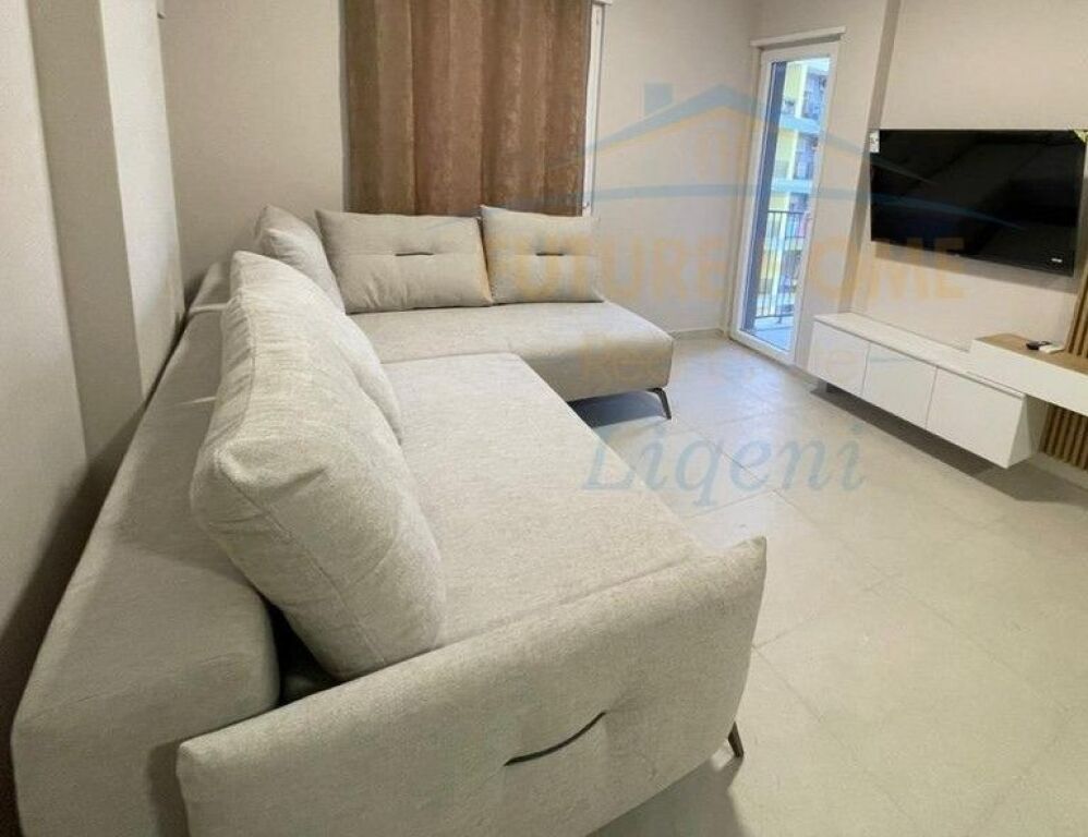 Qera, Apartament 1+1+Post Parkimi, Kompleksi Univers City, Tiranë.