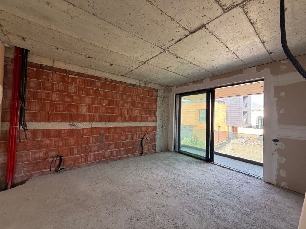 🏡 Semi-Detached Villa for Sale near TEG