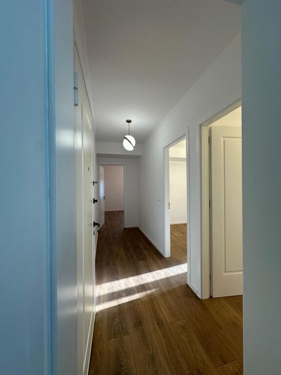 Appartamento 2+1 con ipoteca in vendita in Via Kongresi i Manastirit vicino ai Palazzi di Fratari ad Astir