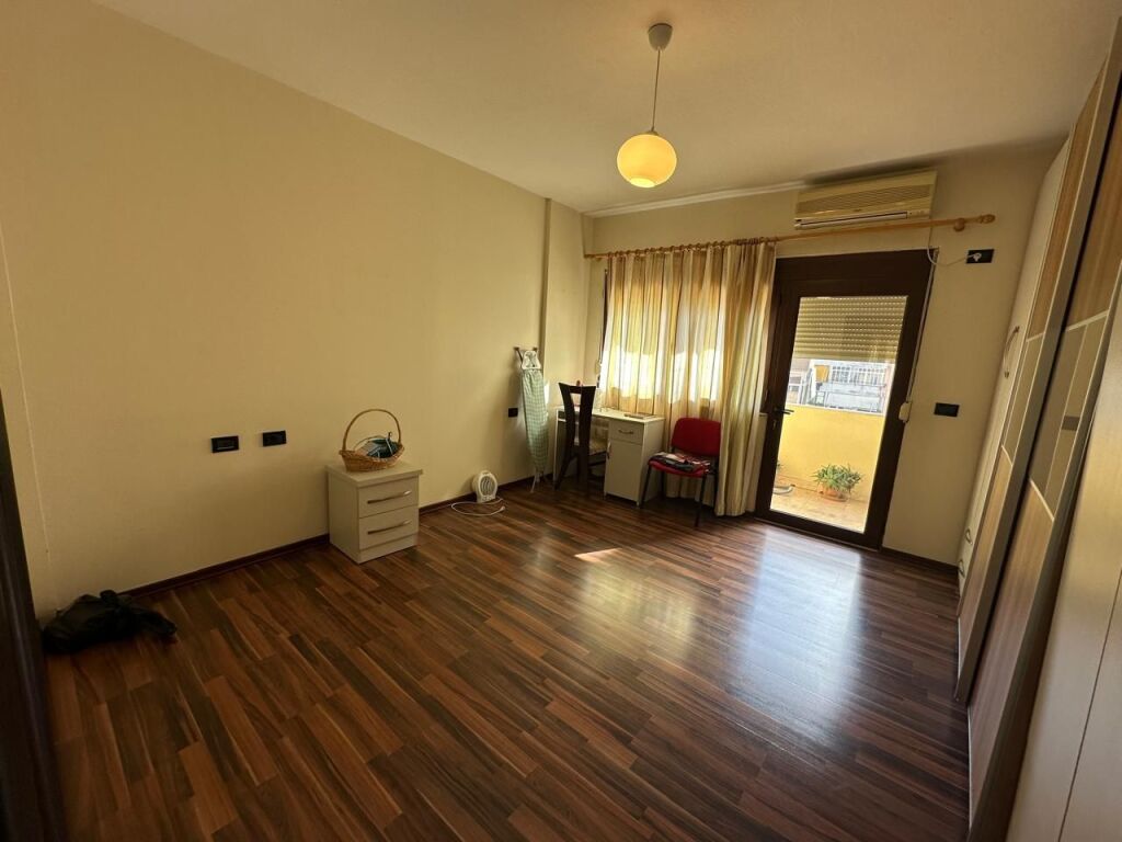 🏢Appartamento in affitto in Via Elbasan, 2+1+2, arredato. 85.000 Leke