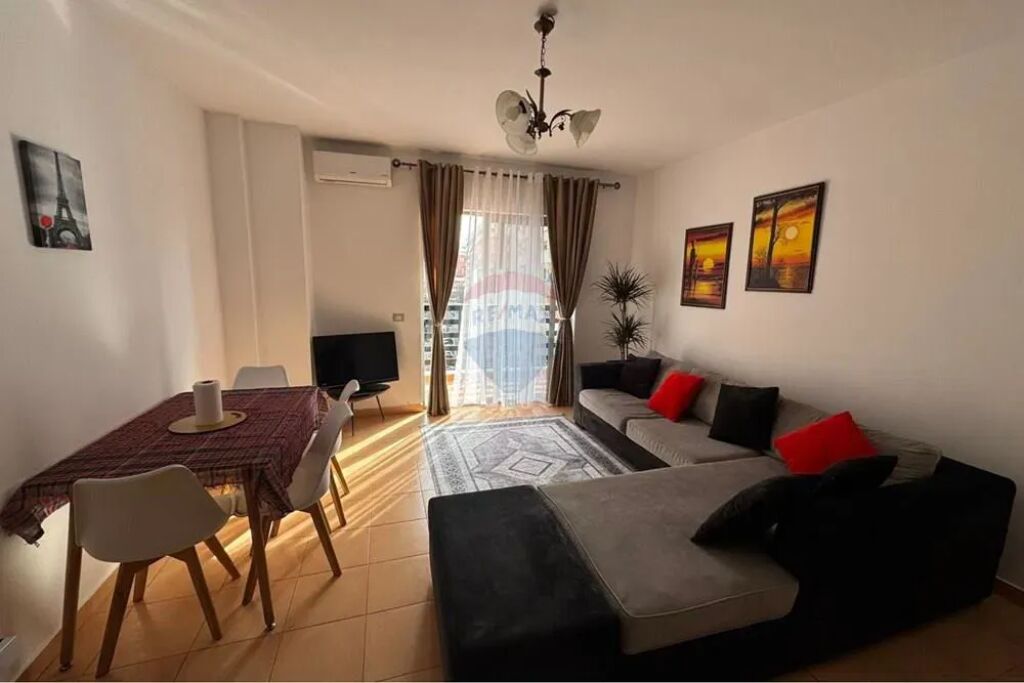 Apartament Me Qera 1+1 Tek Vila L ,Astir