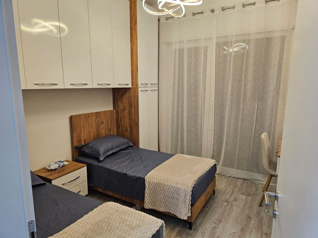 Jepet me Qira  Apartament 2+1+2