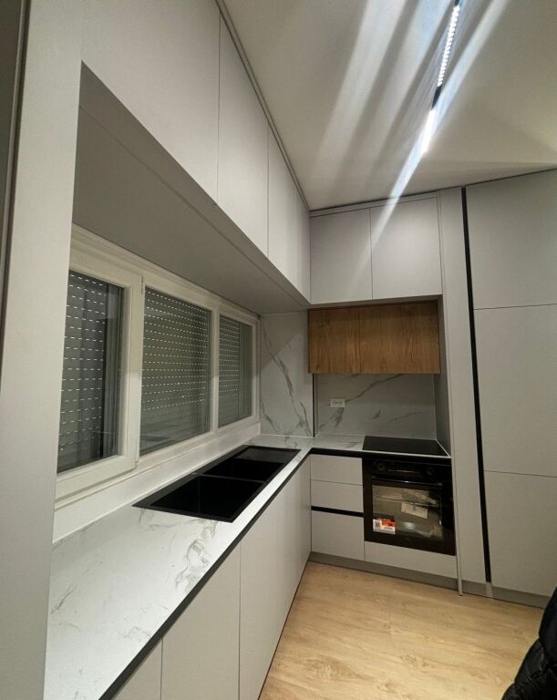 Jepet me qira apartament 1+1 në Qendër – pohled 3