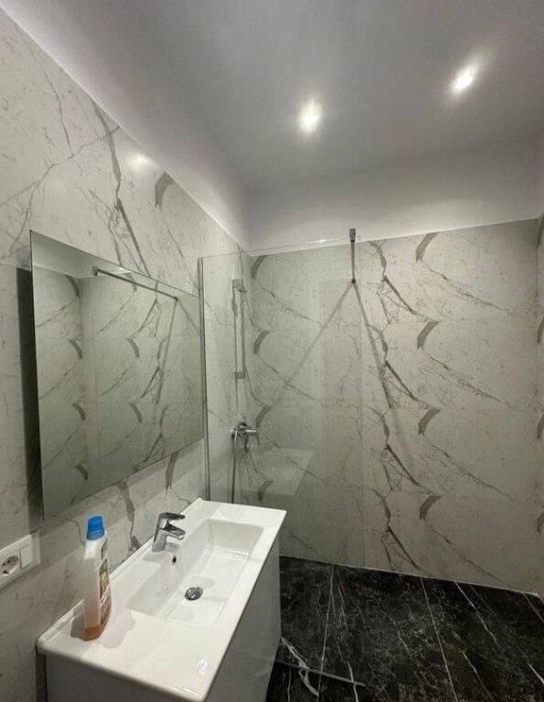 We rent a newly furnished 2+1 apartment near the New Bazaar!