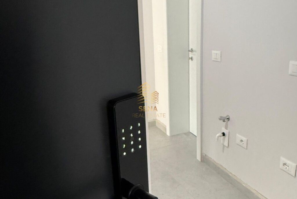 Rent, Business Premises, opposite the New Maternity, 1200 Euro/month Net