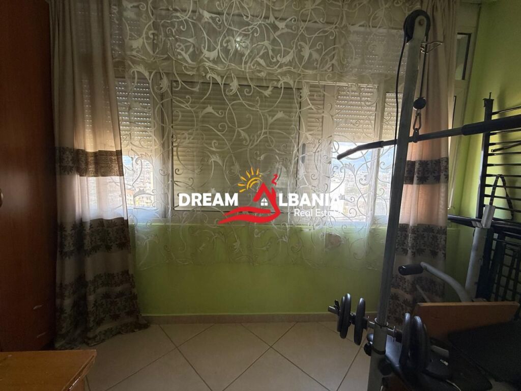 Apartament 2+1+2 me Qera tek Zogu i Zi prane Ring center (ID 42214237)