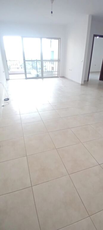Empty 2+1 apartment for rent at Fusha e Aviacionit.