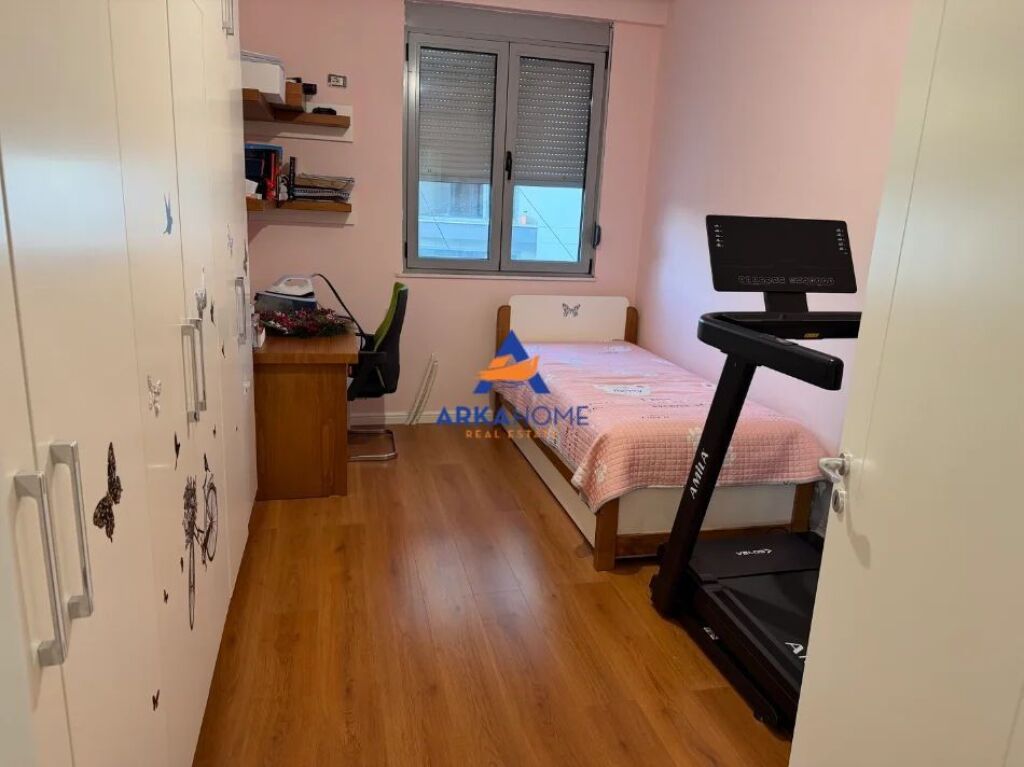 APARTMENT FOR RENT AT DRY LAKE, NEAR RADISSON HOTEL 750 EURO