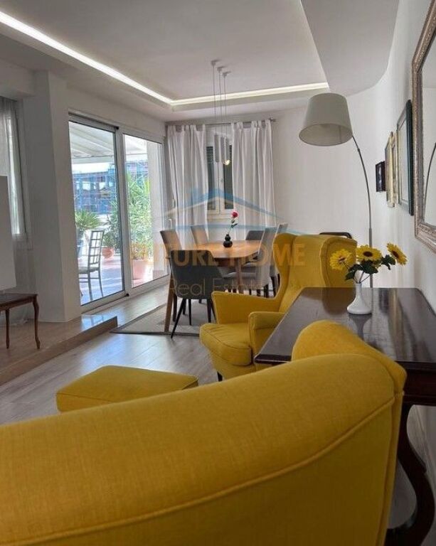 Shitet, Apartament 2+1+2+Verandë , Bllok