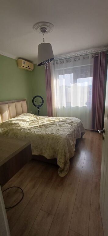 Shitet apartament 1+1 tek Spitali Ushtarak