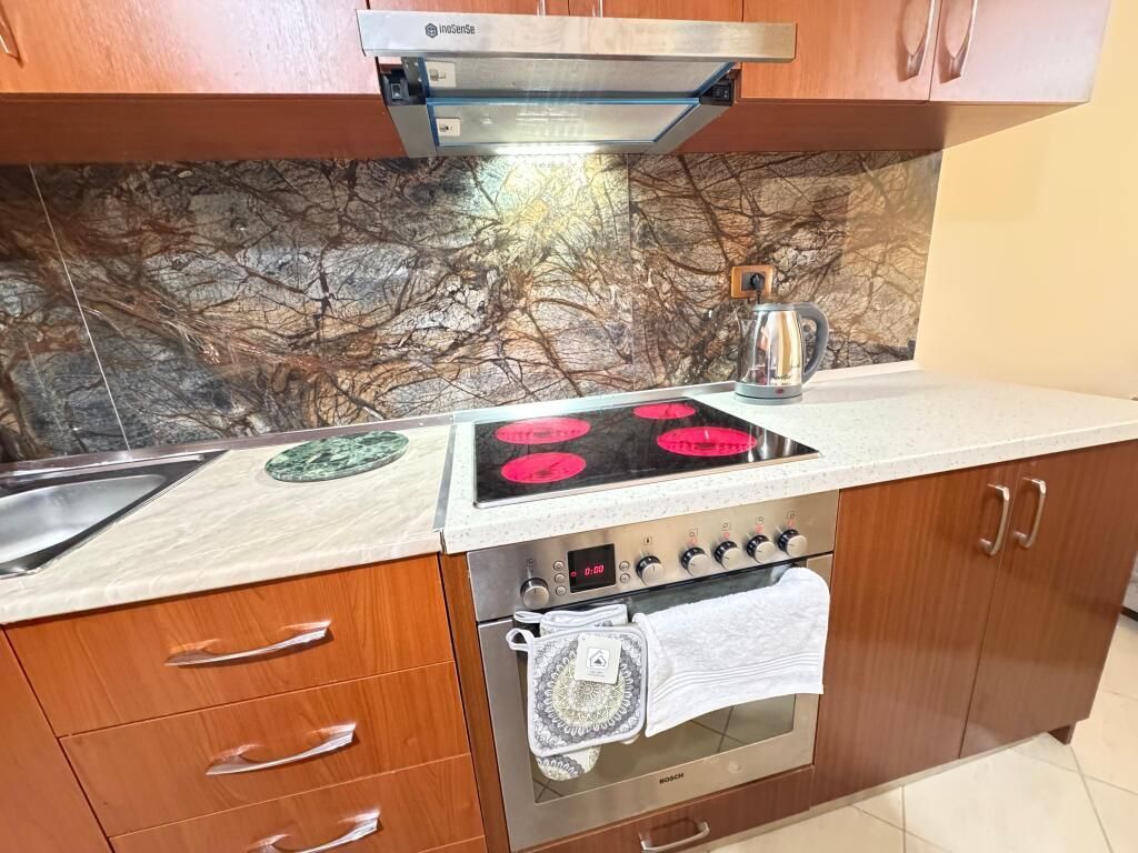 Apartament me qera 1+1 Afate gjate  