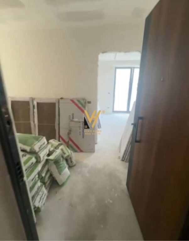 UFFICIO DI 100 M2 IN AFFITTO IN VIA BOGDANEVE 120.000 LEKE