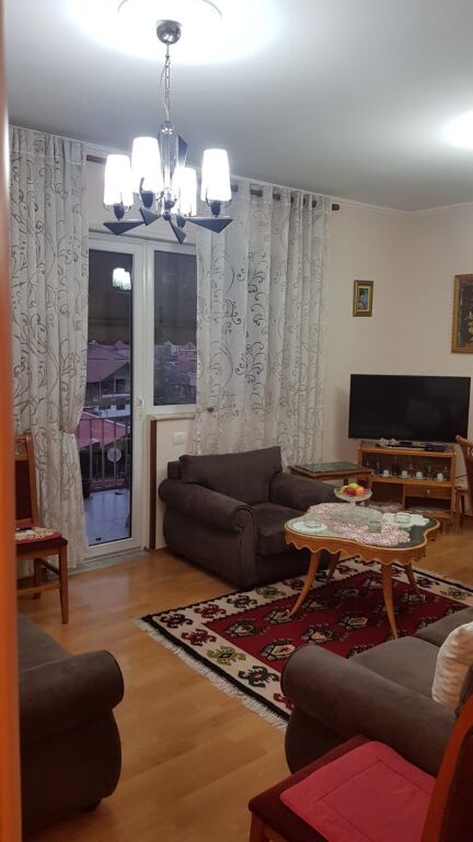 Appartamento 1+1 arredato in affitto in Ali Dem vicino a Bar Kritea