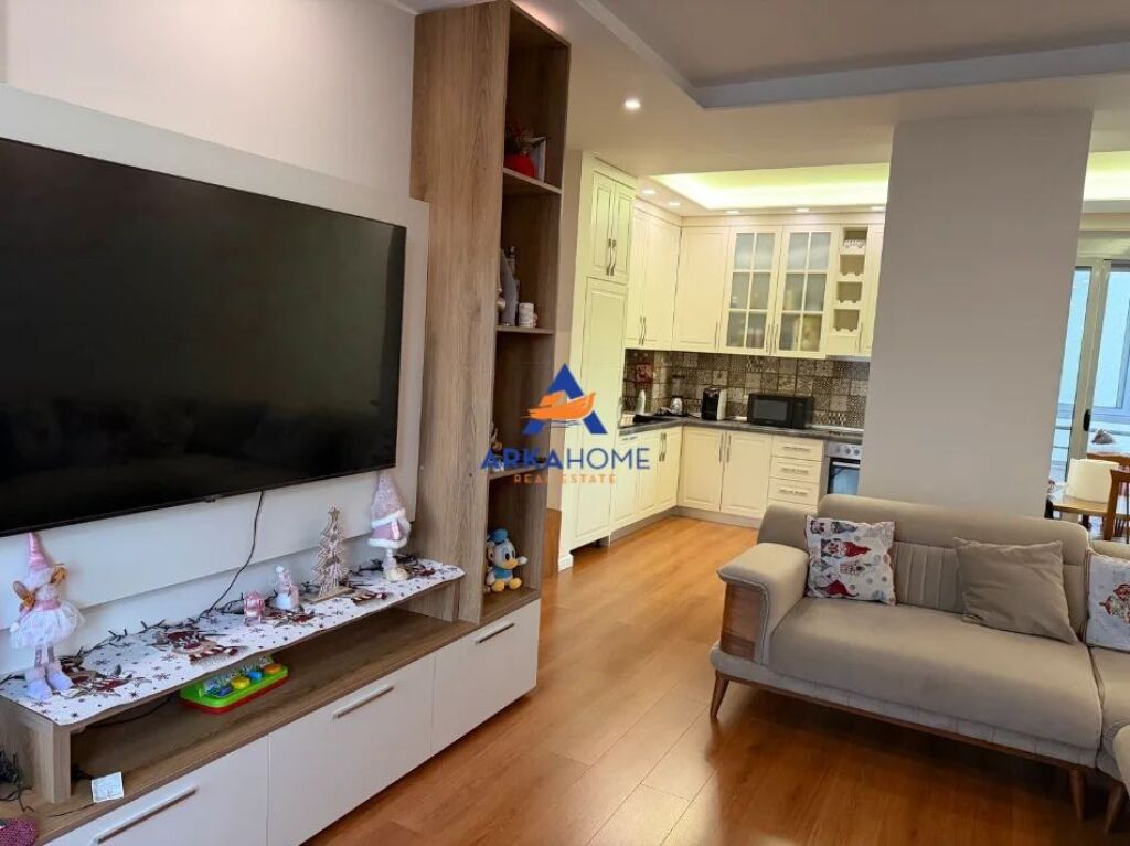 APARTMENT FOR RENT AT DRY LAKE, NEAR RADISSON HOTEL 750 EURO
