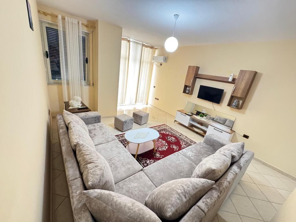 Apartament me qera 1+1 Afate gjate  
