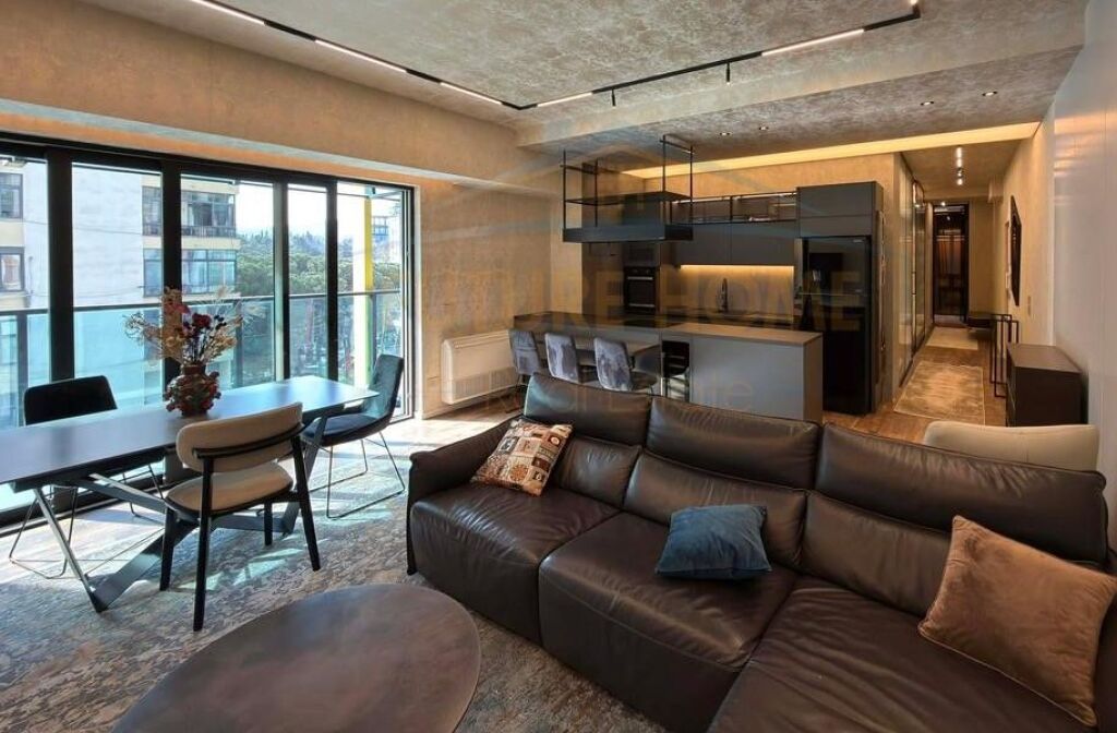 Shitet, Apartament 2+1+2, Ambasador 3