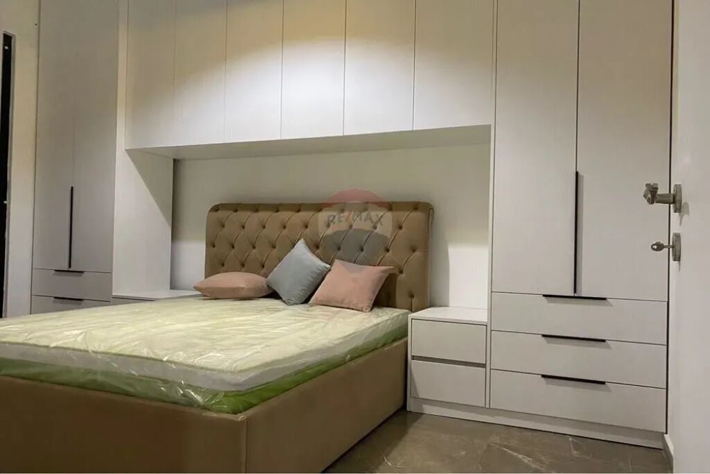 Jepet me qira apartament 1+1 mbrapa Casa Italia