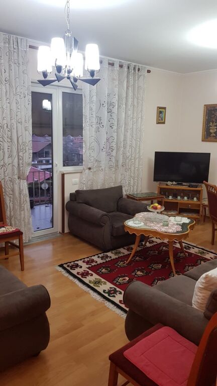 Appartamento 1+1 arredato in affitto in Ali Dem vicino a Bar Kritea